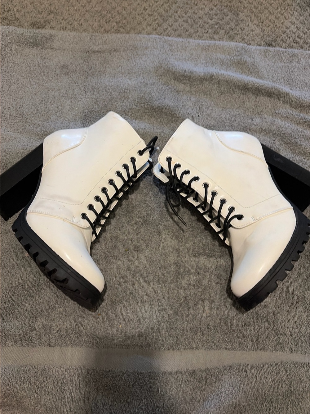 Women’s White Lace-Up Block Heel Ankle Boots